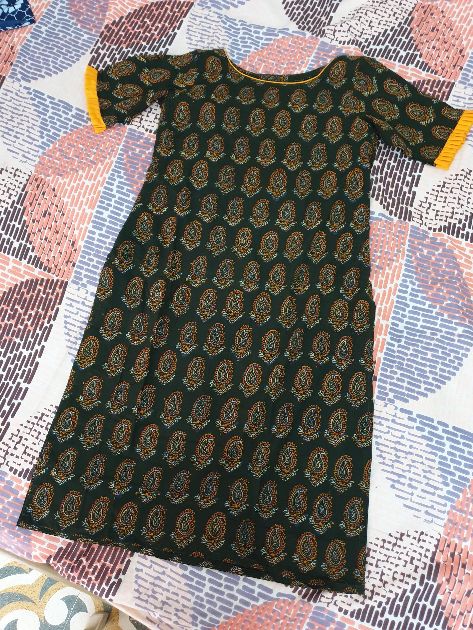 Bottle Green Cotton Straight Printed Kurti with Bottle Neck